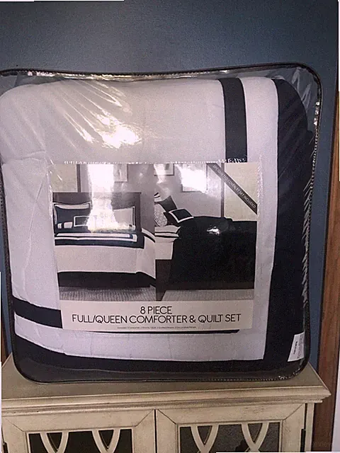 Heritage 8 Piece Full/Queen Blue and White Comforter & Quilt Set NEW